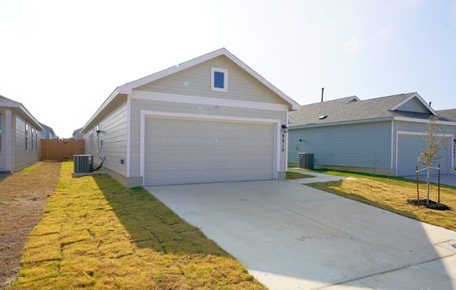 4-bedroom rental at 8810 Barrow Path in Converse, TX — photo 3