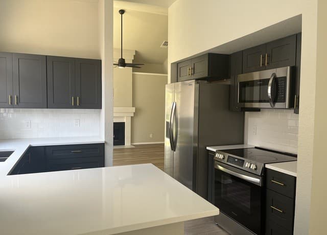 4-bedroom rental at 9358 Village Lance in San Antonio, TX — photo 4