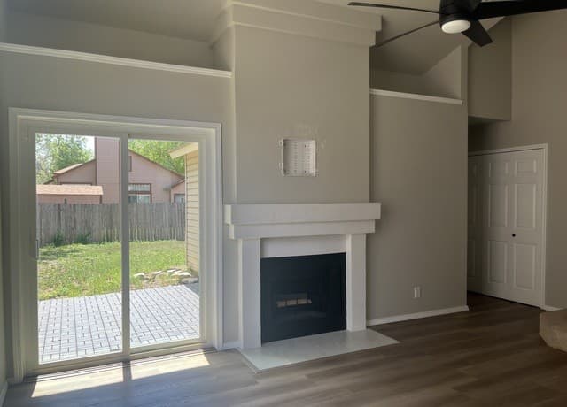 4-bedroom rental at 9358 Village Lance in San Antonio, TX — photo 5