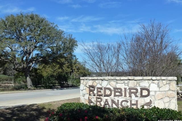 4-bedroom rental at 713 Brown Thrasher in San Antonio, TX — photo 3