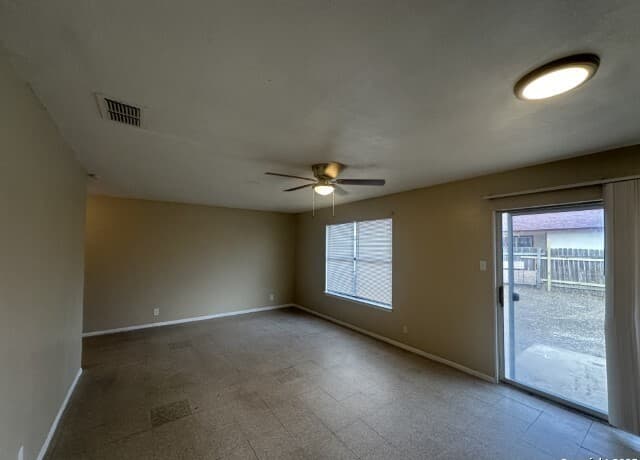 2-bedroom rental at 1325 Bitterlake in San Antonio, TX — photo 2