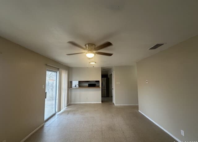 2-bedroom rental at 1325 Bitterlake in San Antonio, TX — photo 3