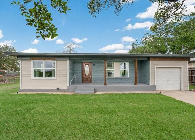 3-bedroom rental at 10246 Loop 106 in Adkins TX