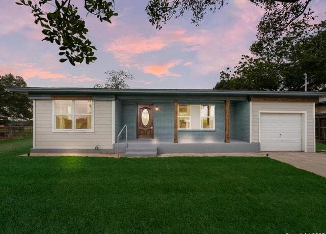 3-bedroom rental at 10246 Loop 106 in Adkins, TX — photo 2