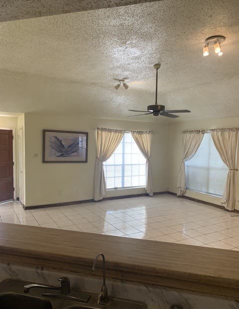3-bedroom rental at 3518 Herron in San Antonio, TX — photo 2