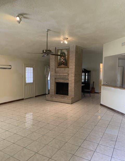 3-bedroom rental at 3518 Herron in San Antonio, TX — photo 3