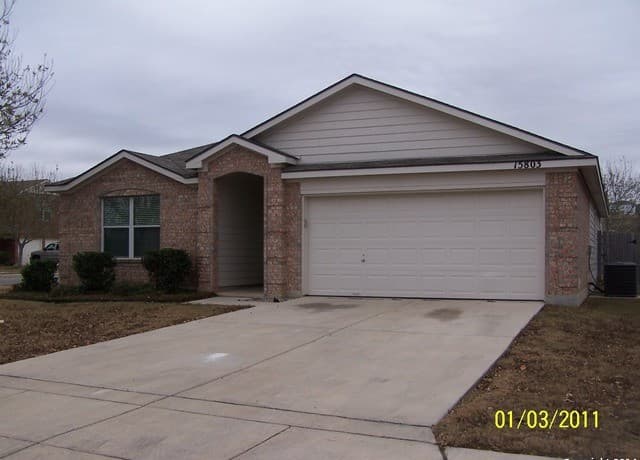 3-bedroom rental at 15803 Borwick Ln in Selma TX