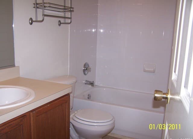 3-bedroom rental at 15803 Borwick Ln in Selma, TX — photo 5
