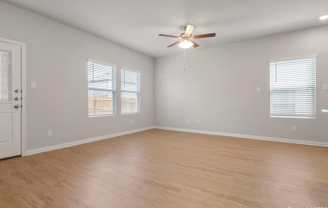 3-bedroom rental at 3925 Abbott Pass Unit 101 in St Hedwig, TX — photo 5