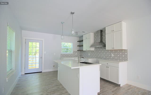 3-bedroom rental at 707 S Olive St Unit B in San Antonio, TX — photo 4