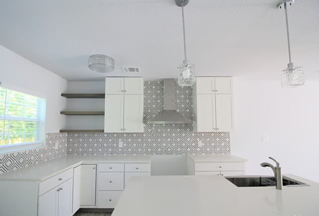 3-bedroom rental at 707 S Olive St Unit B in San Antonio, TX — photo 5