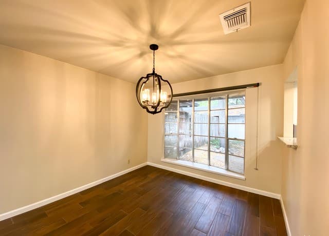 3-bedroom rental at 11039 Whisper Valley St in San Antonio, TX — photo 3