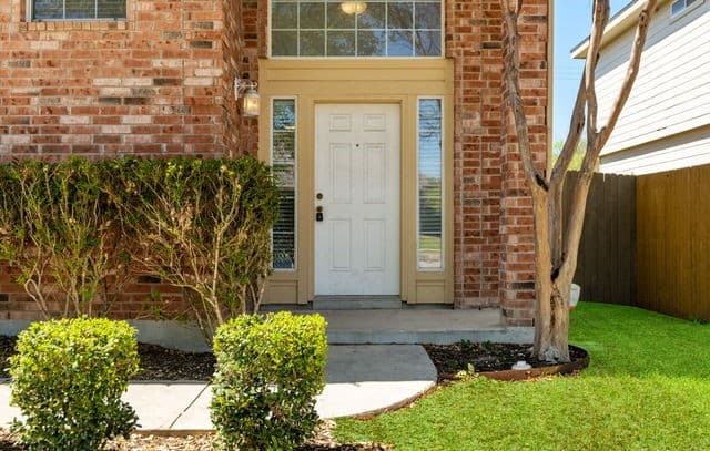 4-bedroom rental at 9919 Mustang Rise in San Antonio, TX — photo 2