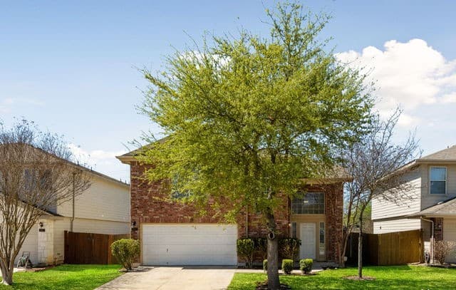 4-bedroom rental at 9919 Mustang Rise in San Antonio, TX — photo 3