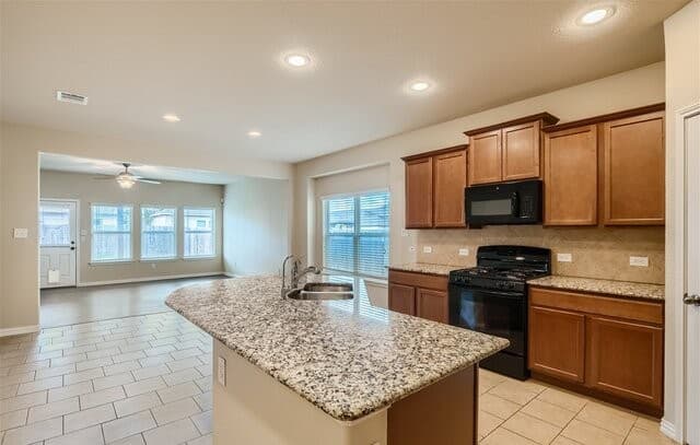3-bedroom rental at 9026 Bowring in Converse, TX — photo 4