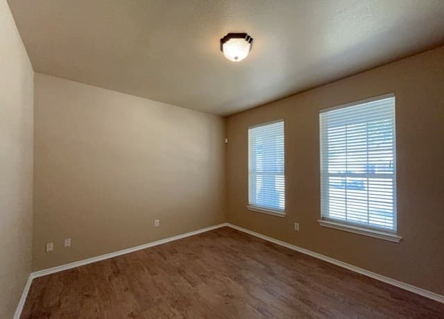 5-bedroom rental at 9850 Gazelle Ford in San Antonio, TX — photo 3