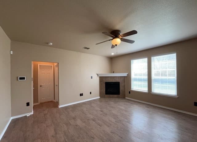 5-bedroom rental at 9850 Gazelle Ford in San Antonio, TX — photo 5