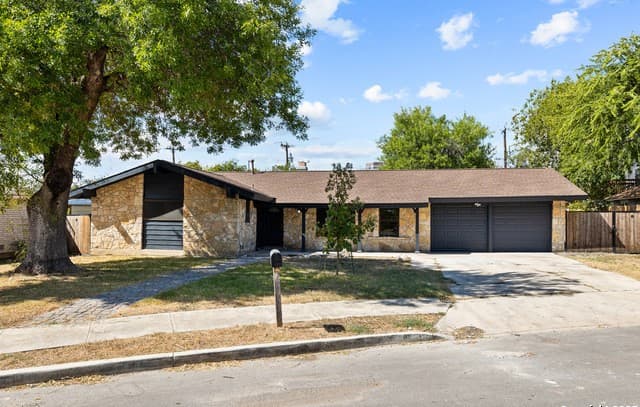 4-bedroom rental at 9311 Contessa Dr in San Antonio TX