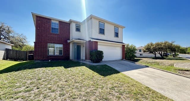 3-bedroom rental at 8818 Summer Trail in San Antonio TX