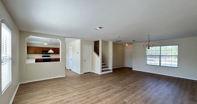 3-bedroom rental at 8818 Summer Trail in San Antonio, TX — photo 4