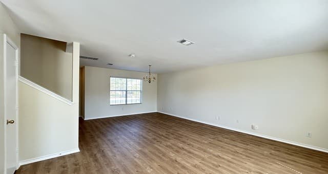 3-bedroom rental at 8818 Summer Trail in San Antonio, TX — photo 5