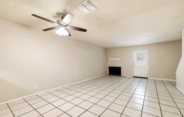 2-bedroom rental at 4927 Ty Terrace Unit 3 in San Antonio, TX — photo 2