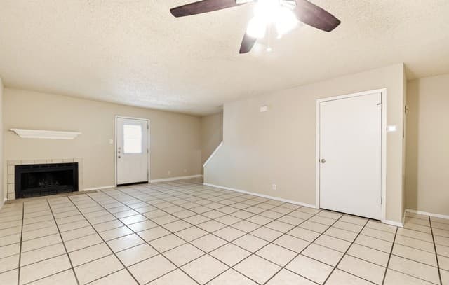 2-bedroom rental at 4927 Ty Terrace Unit 3 in San Antonio, TX — photo 3