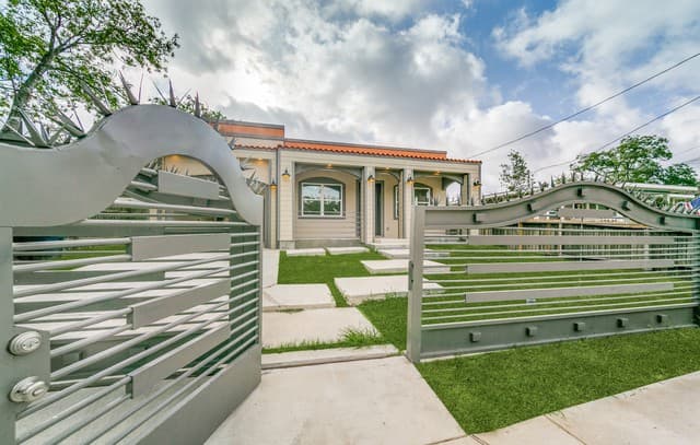 3-bedroom rental at 218 Shenandoah in San Antonio, TX — photo 2