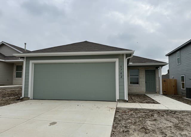 3-bedroom rental at 6702 Willow Landing in Converse TX