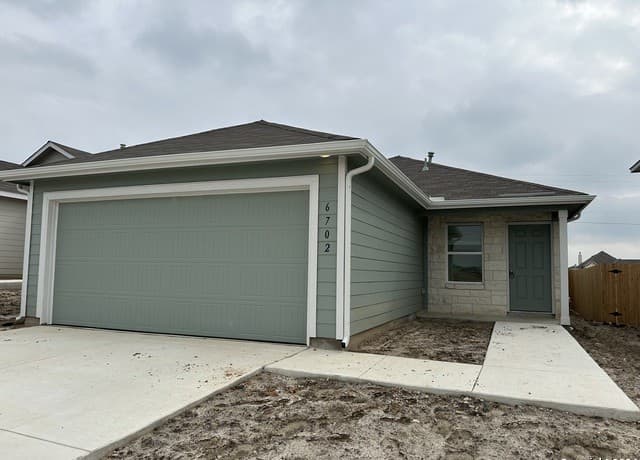 3-bedroom rental at 6702 Willow Landing in Converse, TX — photo 2