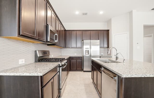 3-bedroom rental at 12139 Casparis in San Antonio, TX — photo 2