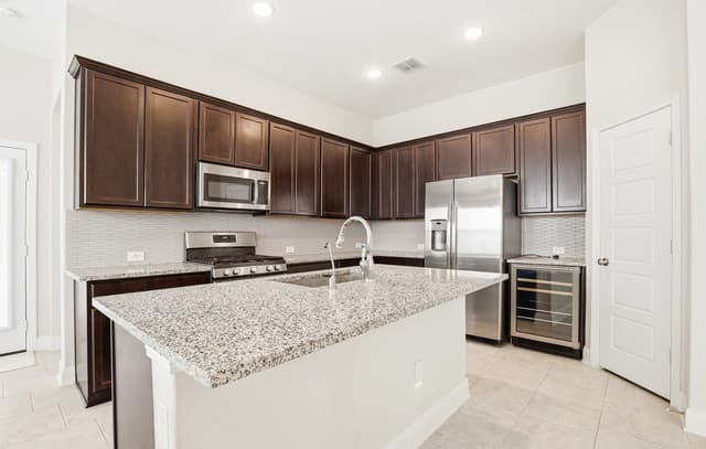 3-bedroom rental at 12139 Casparis in San Antonio, TX — photo 3