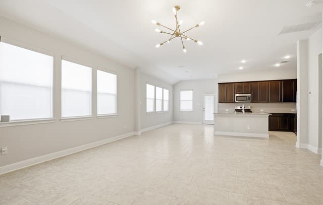 3-bedroom rental at 12139 Casparis in San Antonio, TX — photo 5