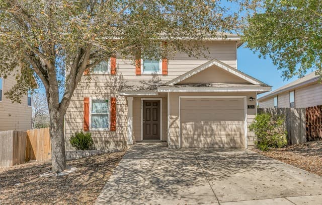 3-bedroom rental at 7331 Nebula Vly in San Antonio, TX — photo 2