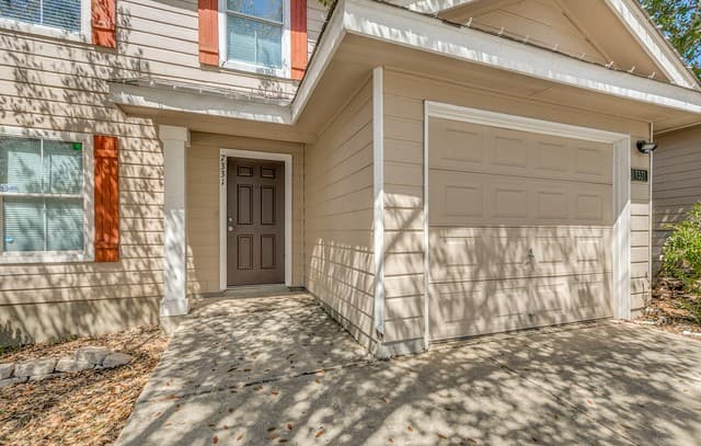 3-bedroom rental at 7331 Nebula Vly in San Antonio, TX — photo 3