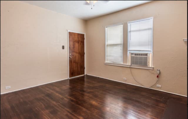 1-bedroom rental at 329 Huisache Unit 1,3 in San Antonio, TX — photo 3