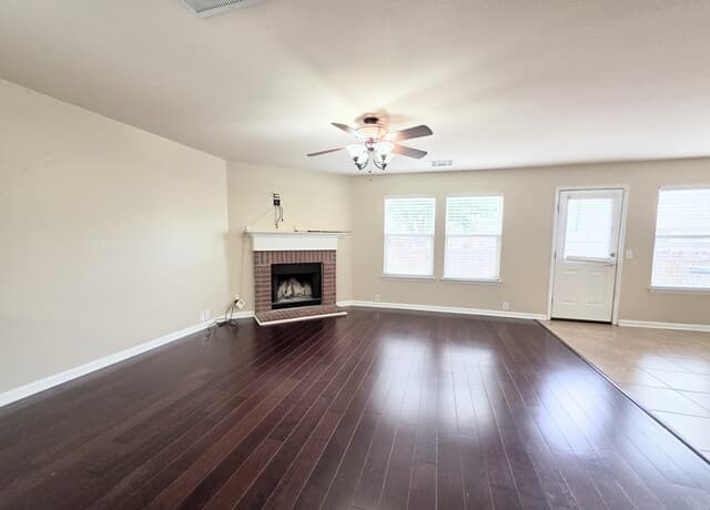 4-bedroom rental at 914 Tisbury Parkway in San Antonio, TX — photo 4
