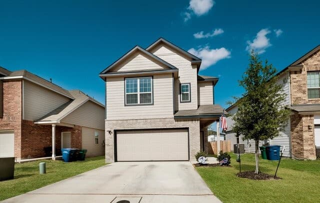 3-bedroom rental at 4910 Sandstone Way in San Antonio, TX — photo 2