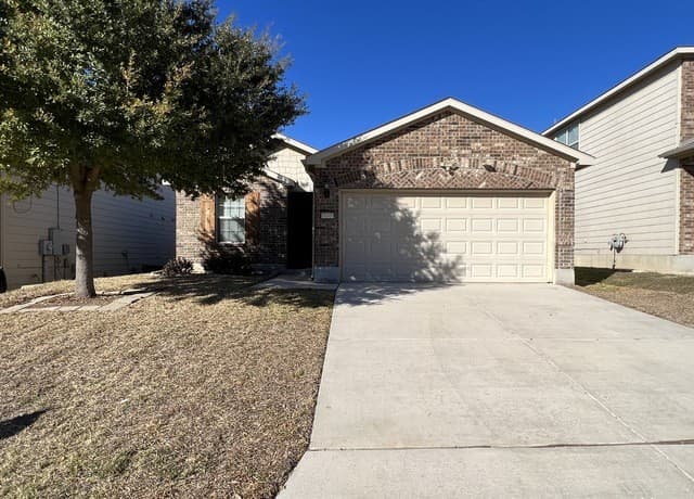 3-bedroom rental at 10909 Charreada Trl in San Antonio, TX — photo 4