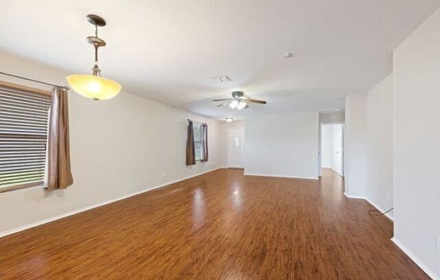 3-bedroom rental at 160 Kaylee Chase in Cibolo, TX — photo 4