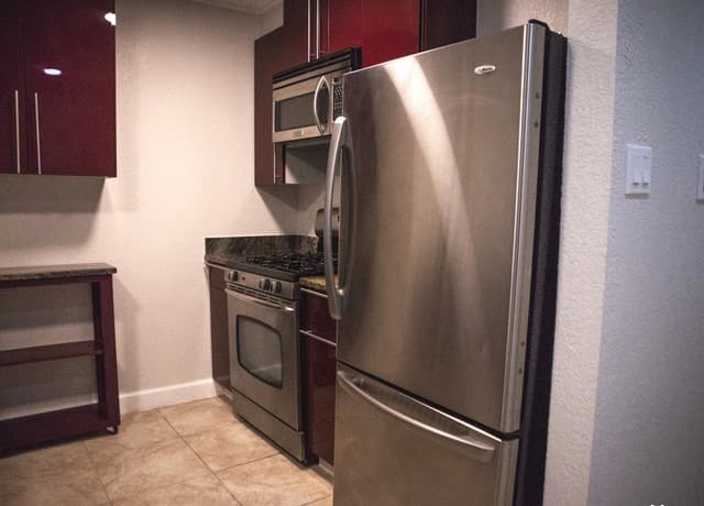 2-bedroom rental at 8030 Broadway Unit 102E in San Antonio, TX — photo 5