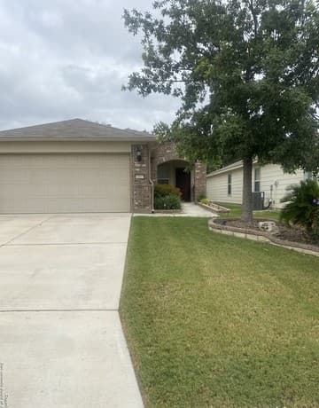 2-bedroom rental at 12815 Sand Holly in San Antonio, TX — photo 3