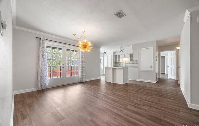 3-bedroom rental at 7711 Callaghan Rd Unit 104 in San Antonio TX