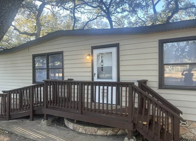 2-bedroom rental at 24815 Aue in San Antonio, TX — photo 4
