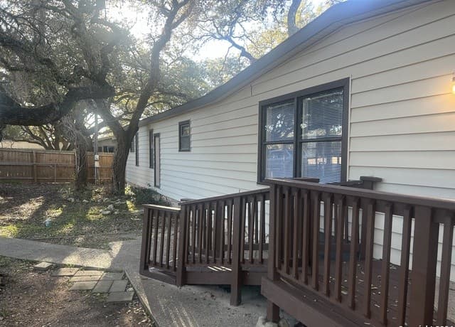 2-bedroom rental at 24815 Aue in San Antonio, TX — photo 5