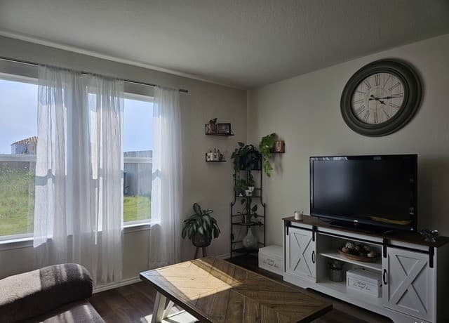 3-bedroom rental at 535 Wild Olive Way in San Antonio, TX — photo 5