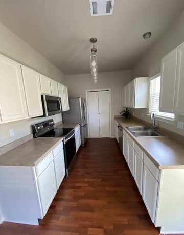 3-bedroom rental at 826 Brandon Willow in San Antonio, TX — photo 2