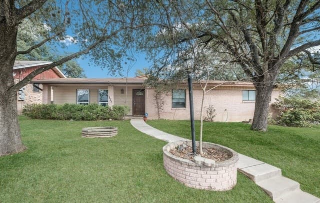 3-bedroom rental at 2643 Waleetka in San Antonio, TX — photo 5