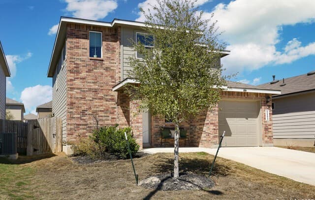 3-bedroom rental at 1153 Barn Swallow in San Antonio, TX — photo 2