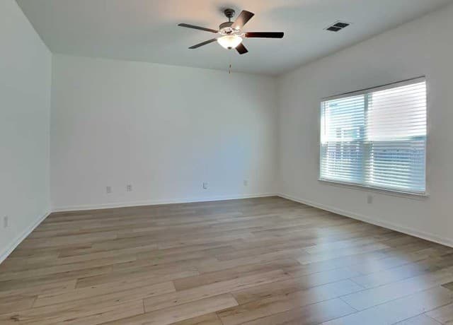 4-bedroom rental at 10830 Quinn in San Antonio, TX — photo 2